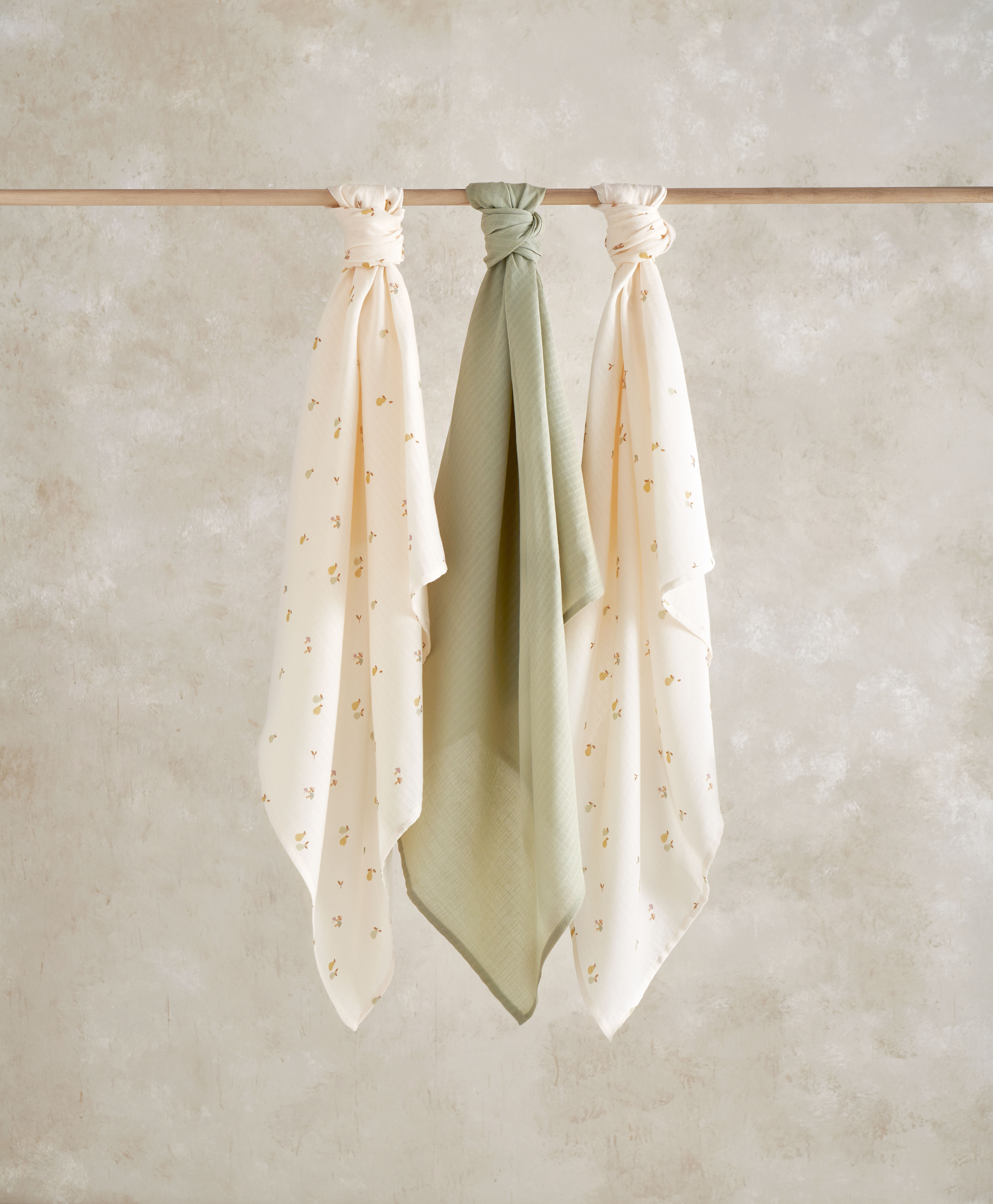 Nappy Caddy 5 Piece Bundle with 3 piece Organic Sleepsuit - Seedling image number 7